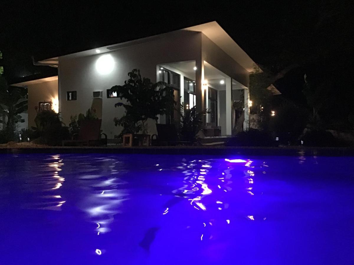 Bamboobeachvilla2 Ac New Oceanfront Pool Sunsetview Garden Kitchen Satellite Starlink Wi-Fi Dimiao المظهر الخارجي الصورة